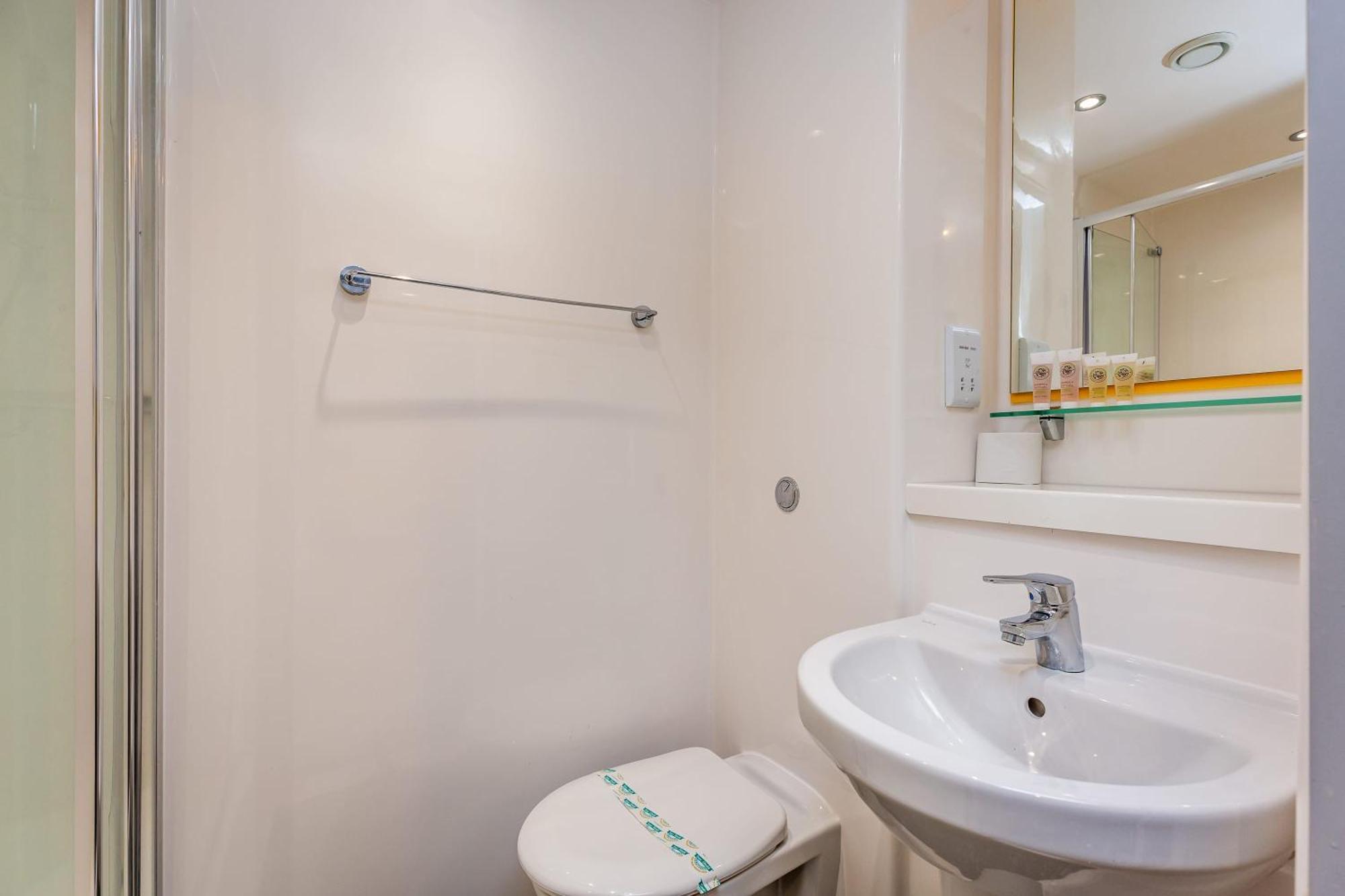 Ensuite Room With Shared Kitchen, Close To Centre- 18 Above لينكولن المظهر الخارجي الصورة